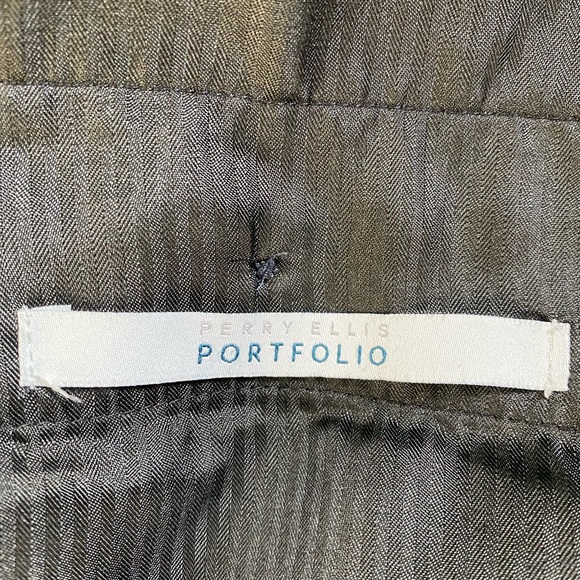 Men’s navy blue dress pants by Perry Ellis. Size 36 x 30. - Picture 3 of 6